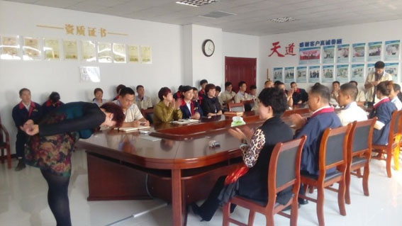 華順油氣潤滑設備公司每個月第一個工作日為感恩日！煙臺華順油氣潤滑系統(tǒng)——中國油氣潤滑系統(tǒng)客戶認可度最高品牌，可直接替代進口同類產品。煙臺華順13年專注高效節(jié)能油氣潤滑系統(tǒng)，擁有12項國家專利技術，是國家高新技術企業(yè)，采用德國先進技術，可提供整體交鑰匙工程，是國內生產規(guī)模最大的油氣潤滑廠家